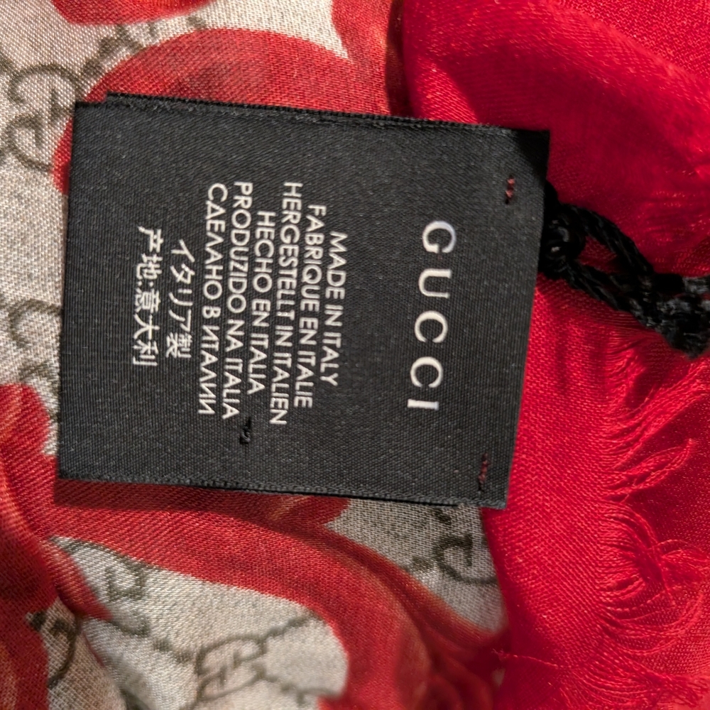 Gucci monogrammed Arabesque red silk shawl - Picture 5 of 7